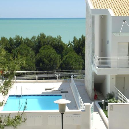 Cerrano Park Resort Пинето Экстерьер фото
