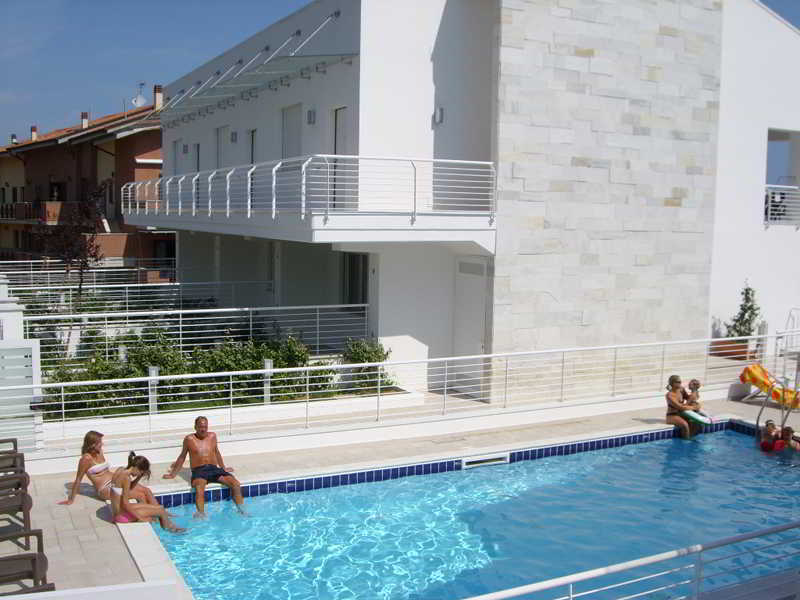 Cerrano Park Resort Пинето Экстерьер фото