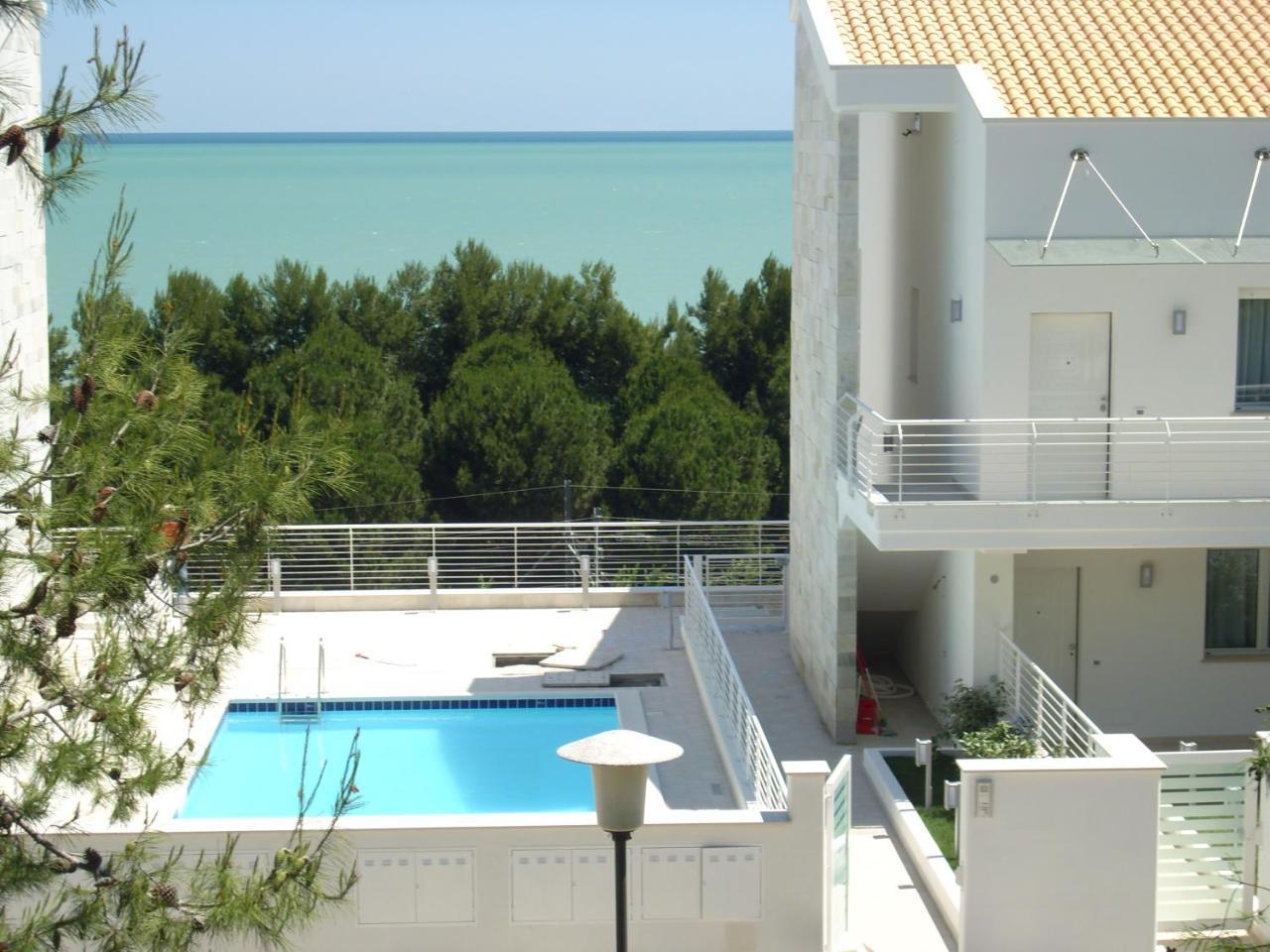 Cerrano Park Resort Пинето Экстерьер фото