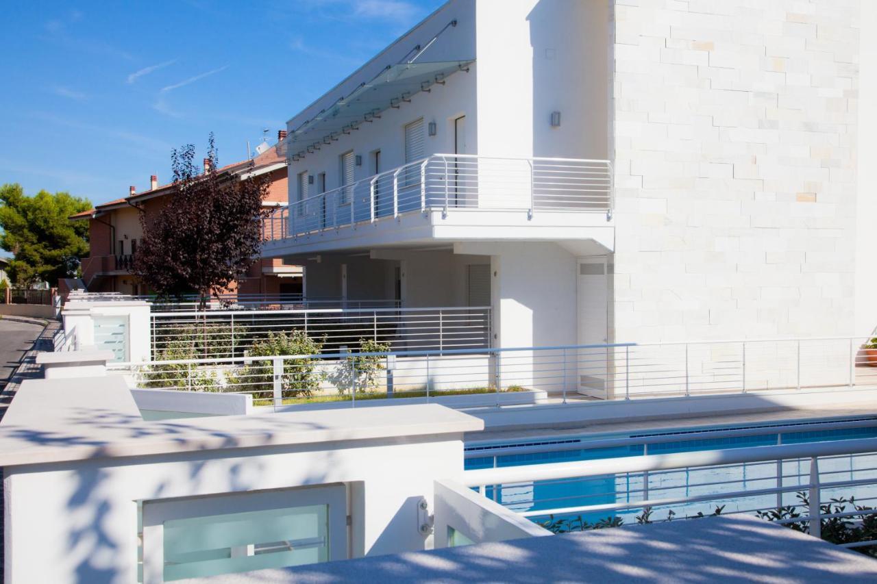 Cerrano Park Resort Пинето Номер фото